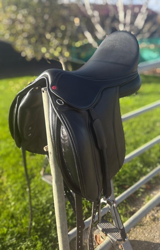 Boomloos zadel - Edix Tudor 18 inch, Ophalen of Verzenden, Gebruikt, Dressuur