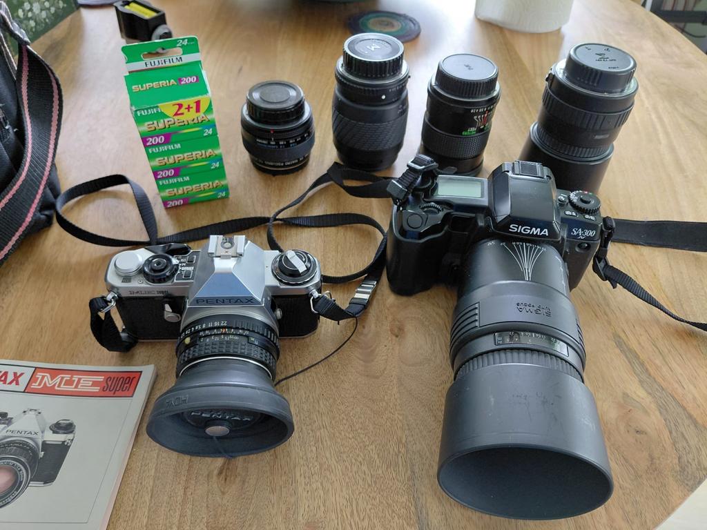 Sigma & Pentax Camera met Lenzen + Fotorolletjes, Audio, Tv en Foto, Fotocamera's Analoog, Ophalen of Verzenden, Gebruikt, Spiegelreflex