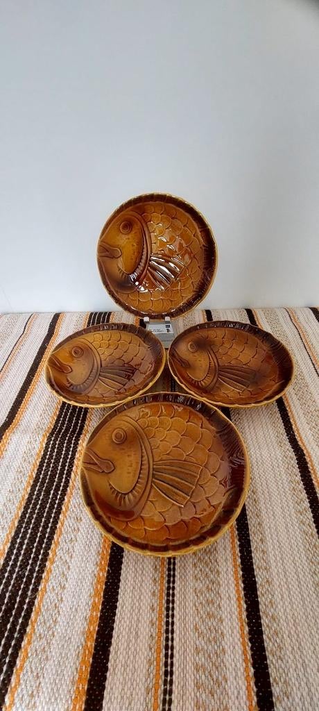 4 Vintage vis borden, Keramiek, Ophalen of Verzenden, Zo goed als nieuw, Bord(en)