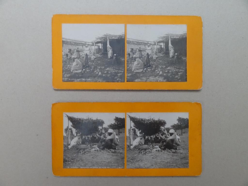 2 stereofotos, Algerie, dans une cour en marchand de viande, Antiek en Kunst, Verzenden