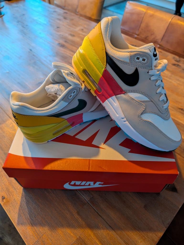 Nike Air Max 1 Khaki Tan Multi-Color Maat 42 Nieuw, Kleding | Heren, Schoenen, Overige kleuren, Nike, Nieuw, Ophalen of Verzenden