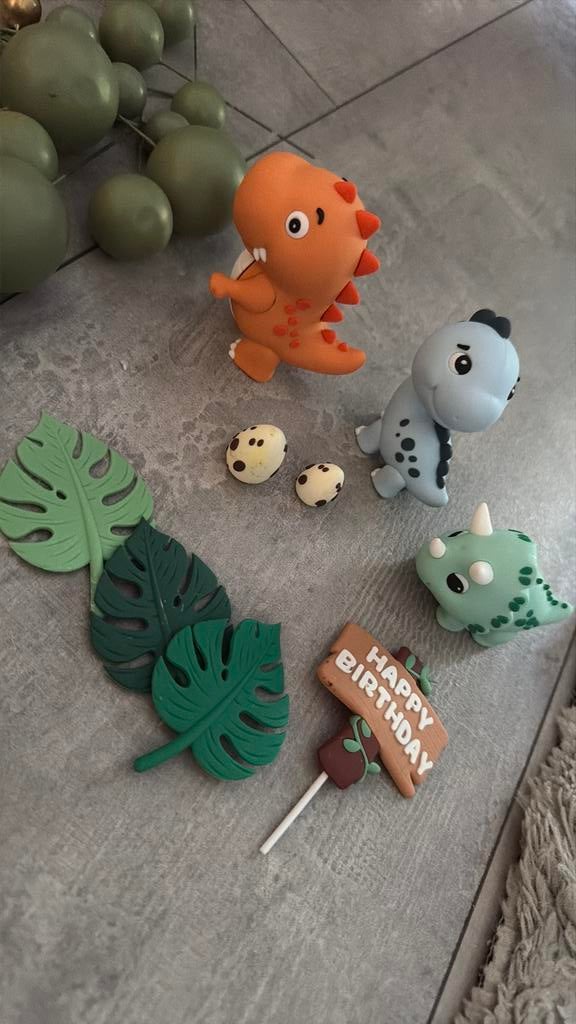 Dino Verjaardag Feestpakket: Slinger, Toppers, Hoedje & Meer, Ophalen of Verzenden, Nieuw, Feestartikel, Verjaardag