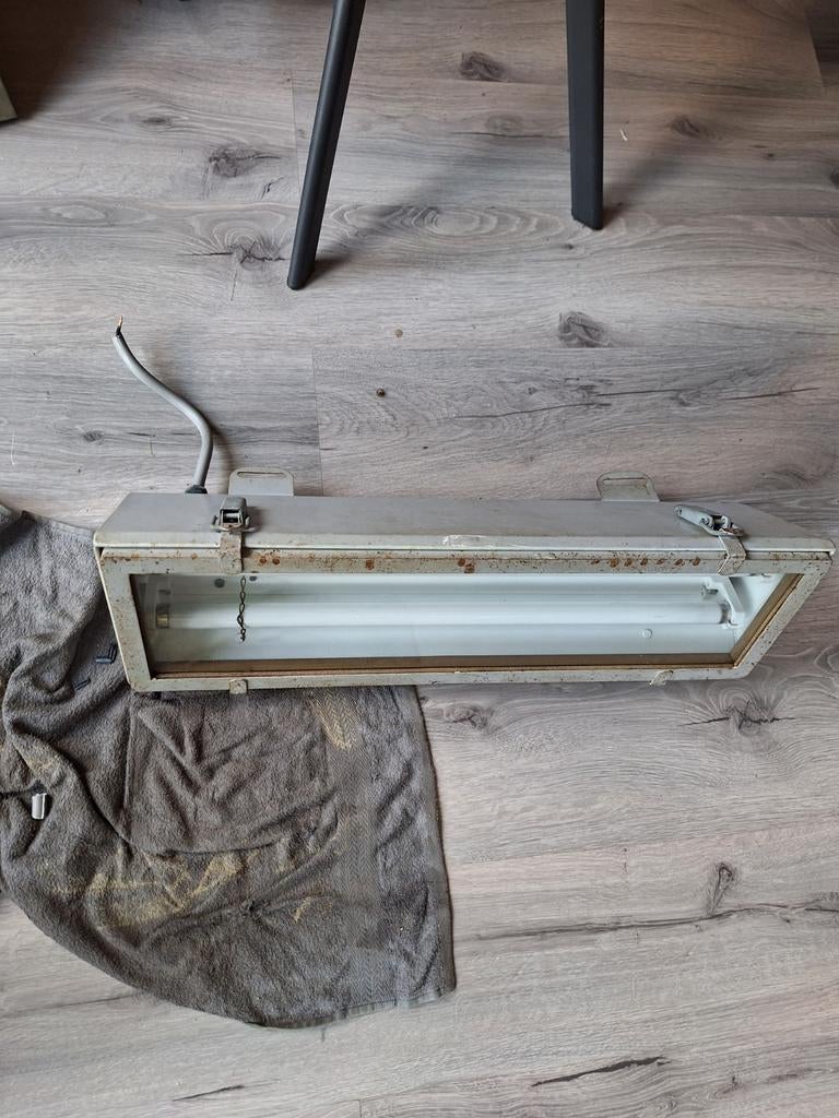 Vintage industriele TL lichtbak. Binnen/buiten, Ophalen, Gebruikt, Vintage industrieel
