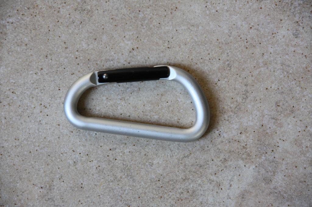 Carabiner zilverkleur, 8 cm. Nieuw., Sport en Fitness, Ophalen of Verzenden, Nieuw