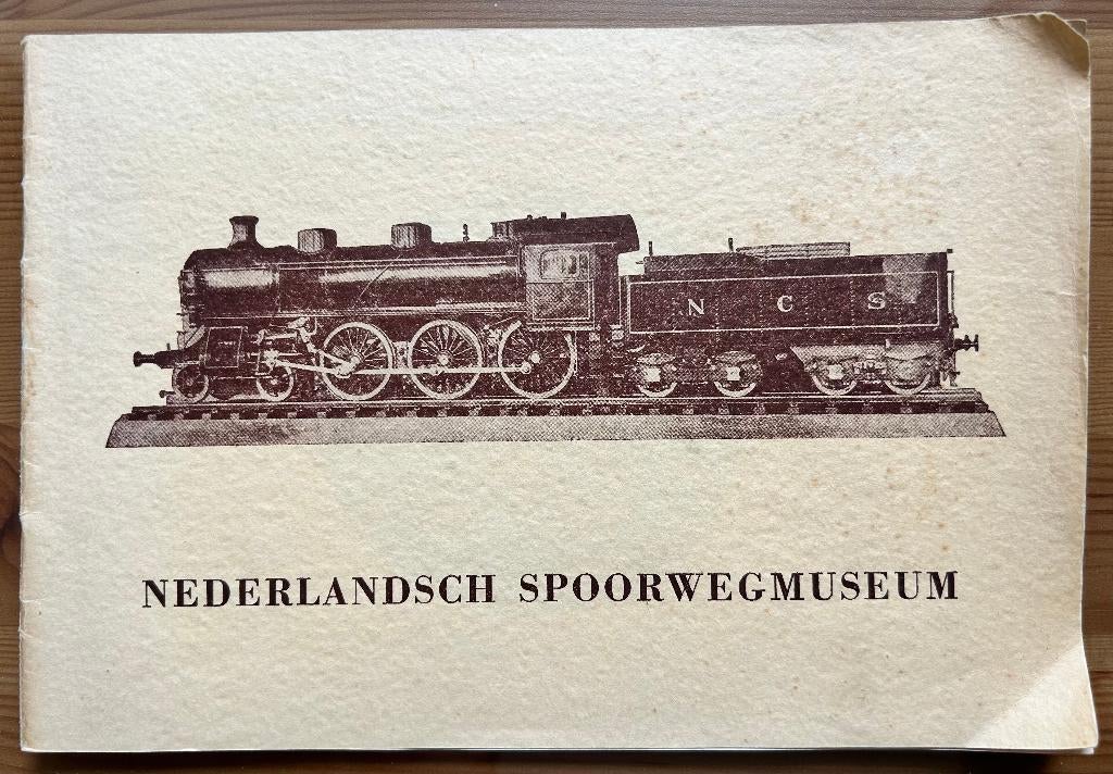 Het Nederlandsch Spoorwegmuseum, boekje uit juli 1945, uniek, Ophalen of Verzenden, Gelezen, Henri Asselberghs, Trein