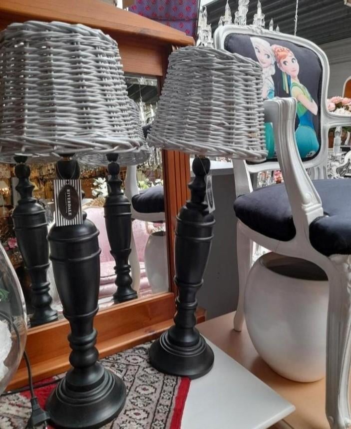 2 riverdale lampen voeten met rieten kapjes, Ophalen of Verzenden, Zo goed als nieuw, Minder dan 50 cm