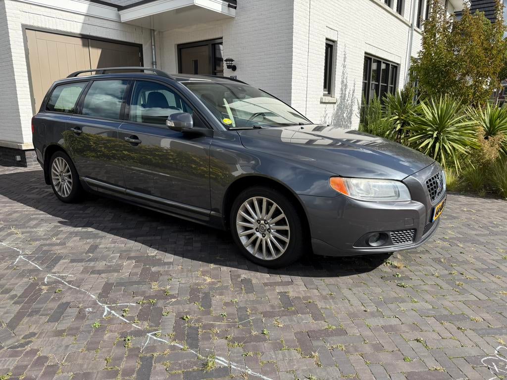 Volvo V70 2.5! goed onderhouden, net beurt + apk gehad, Auto's, Voorwielaandrijving, 1800 kg, Zwart, 2521 cc