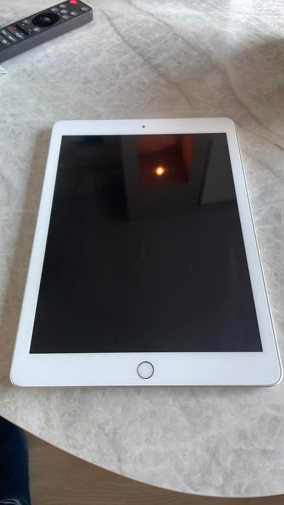 Ipad 6e generatie 2018- zilver/wit, Gebruikt, 32 GB, Apple iPad, Wit