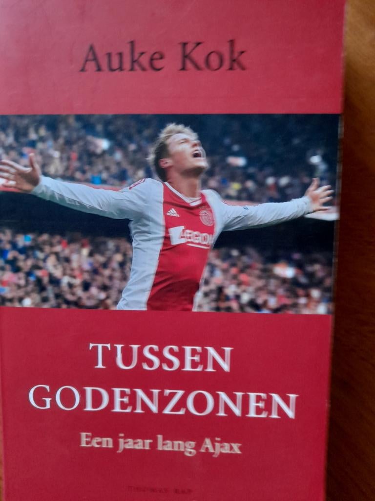 AJAX Tussen Godenzonen, Ophalen of Verzenden, Zo goed als nieuw, Balsport