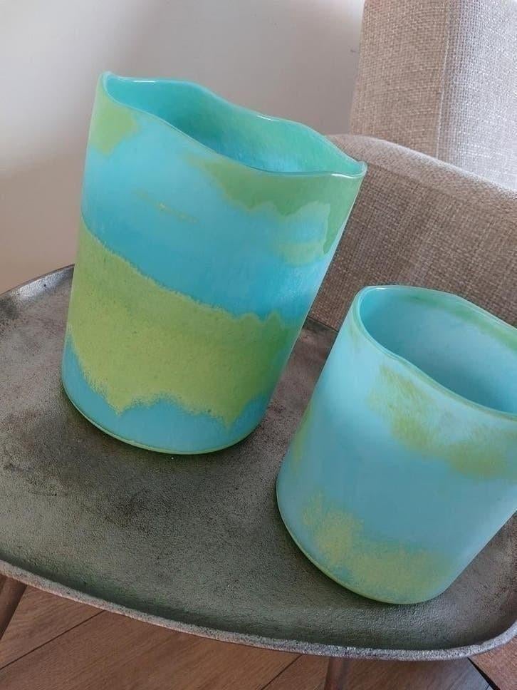 Vaas glas zeeblauw groen Pomax glasvazen aqua 2 stuks Nieuw, Ophalen of Verzenden, Nieuw, Glas, Minder dan 50 cm