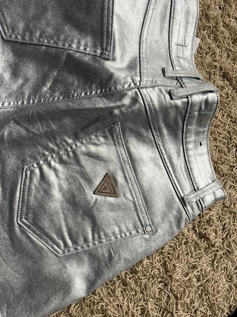 Nieuwe zilveren Guess broek - 1981 Skinny, Ophalen of Verzenden, Nieuw, Overige kleuren, W27 (confectie 34) of kleiner