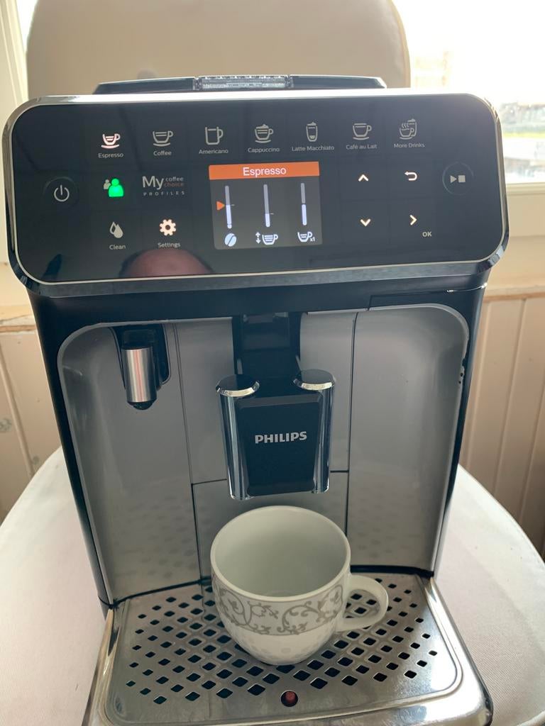 Philips koffiemachine. Ep 4346, Ophalen of Verzenden, Zo goed als nieuw, Koffiemachine