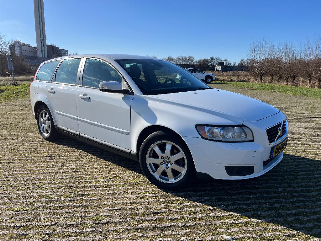 Volvo V50 1.8 2008 Wit, Auto's, Volvo, Voorwielaandrijving, 4 cilinders, Wit, Stationwagon