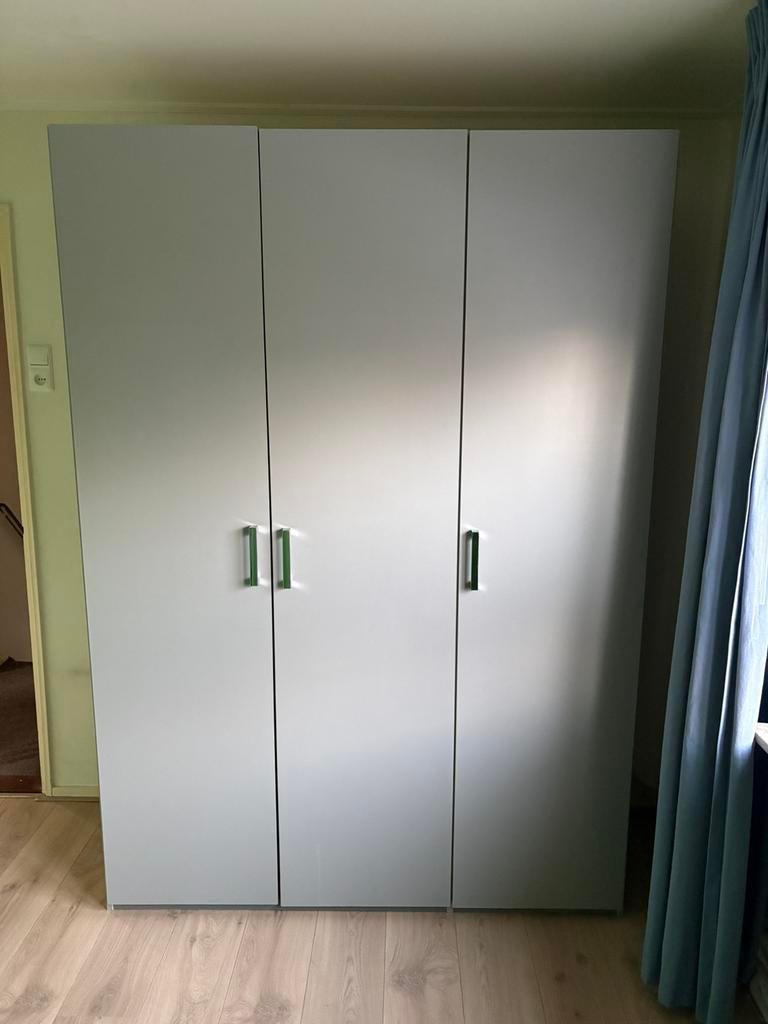 Teab kledingkast, Huis en Inrichting, Kasten | Kledingkasten, Ophalen, Met deur(en), Gebruikt, 200 cm of meer