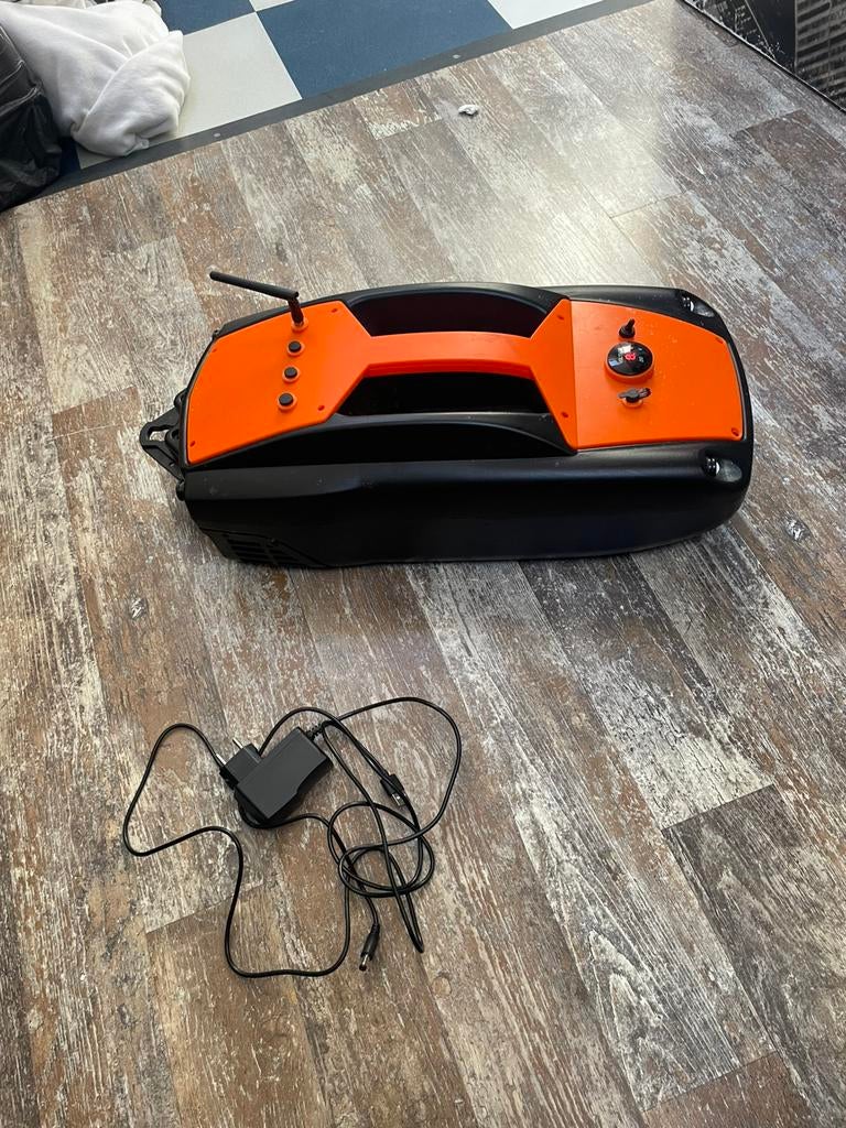 Leuke simpele voerboot, Watersport en Boten, Hengelsport | Karpervissen, Ophalen of Verzenden, Gebruikt, Overige typen