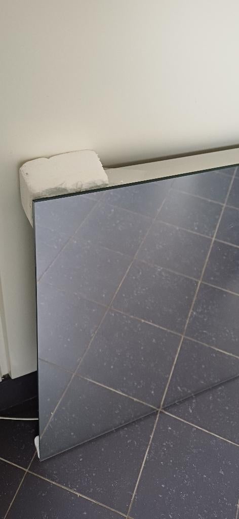 Grote L E D verlichte badkamer spiegel 100 x 80 cm., Ophalen, Overige typen, 50 tot 100 cm, Zo goed als nieuw