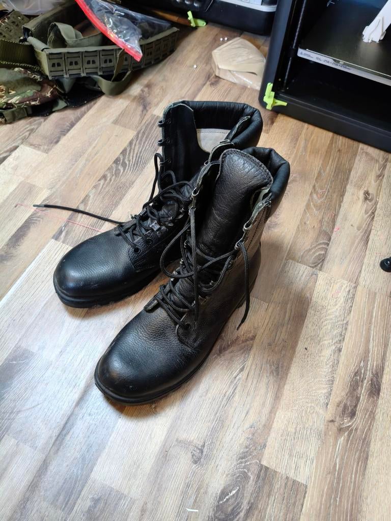 Zwarte leger schoenen - 2x gebruikt, Kleding | Heren, Schoenen, Ophalen of Verzenden, Zo goed als nieuw, Zwart, Boots