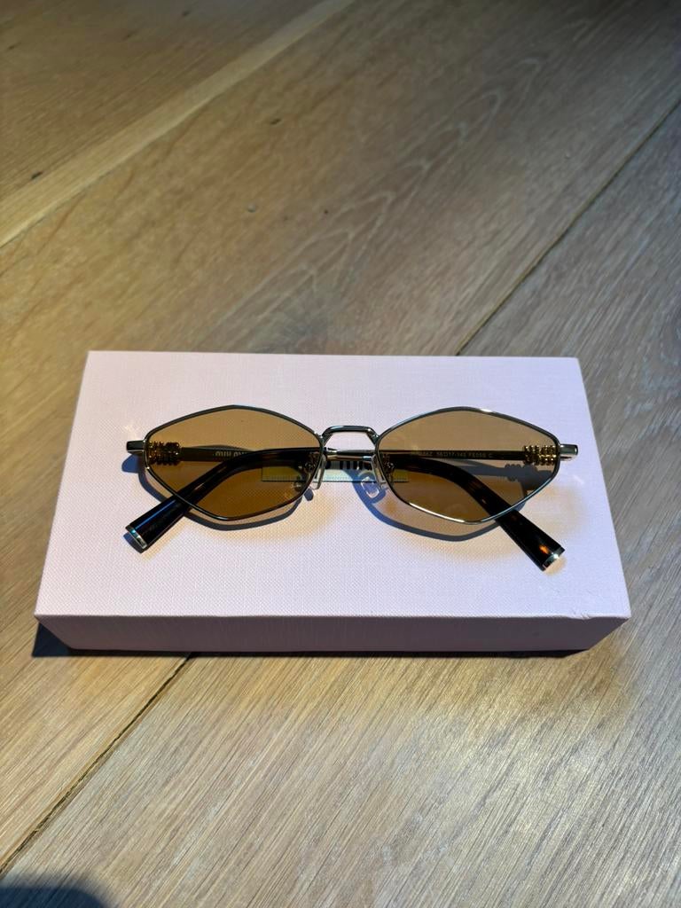 Miu Miu zonnebril dames, Overige merken, Zonnebril, Bruin, Nieuw