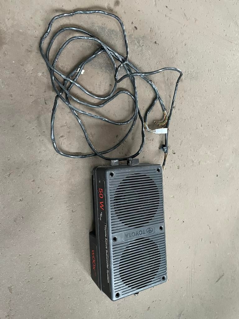 Toyota yaris p1 subwoofer orgineel toyota, Ophalen of Verzenden, Zo goed als nieuw