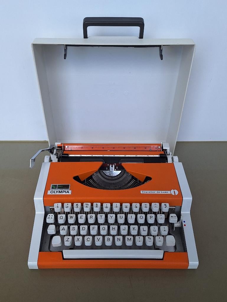 vintage retro oranje Olympia Traveller de luxe typemachine, Diversen, Ophalen of Verzenden, Gebruikt