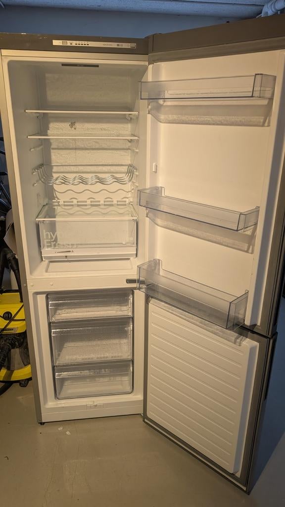 Siemens koel-vriescombinatie KG33VVL31, Ophalen