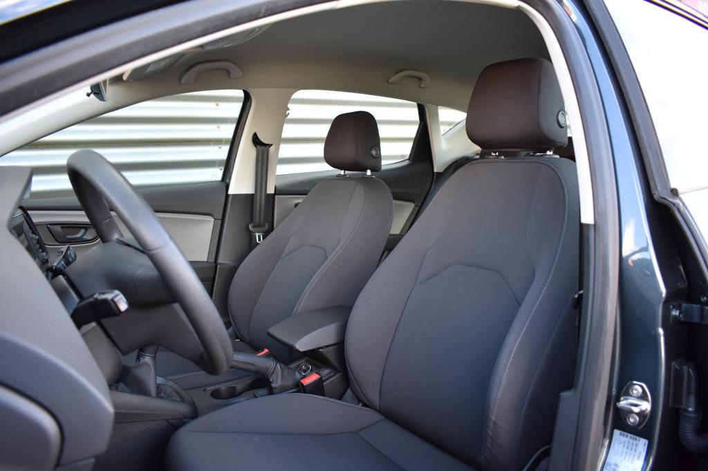 SEAT Leon 1.0 EcoTSI Reference LED | Clima | Cruise | Trekha, Stof, Met garantie (alle), Leon, 49 €/maand