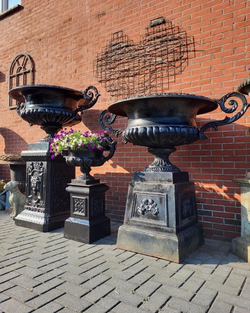 Gietijzeren tuinvazen tuinvaas bloempot bloembak op sokkel, Ophalen of Verzenden, Nieuw