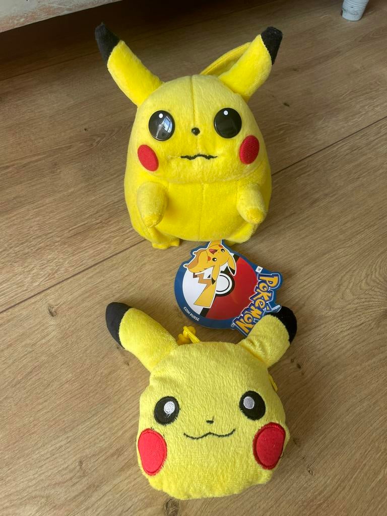 Pokemon pikachu knuffel en portemonnee, Ophalen of Verzenden, Zo goed als nieuw, Overige typen