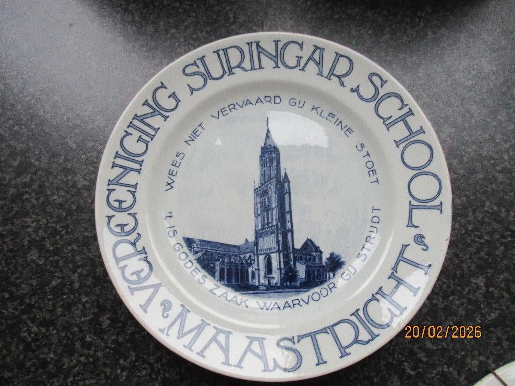 ZELDZAAM BORD- VERENIGING SURINGAR SCHOOL-MAASTRICHT- REGOUT, Antiek en Kunst, Antiek | Wandborden en Tegels, Ophalen of Verzenden