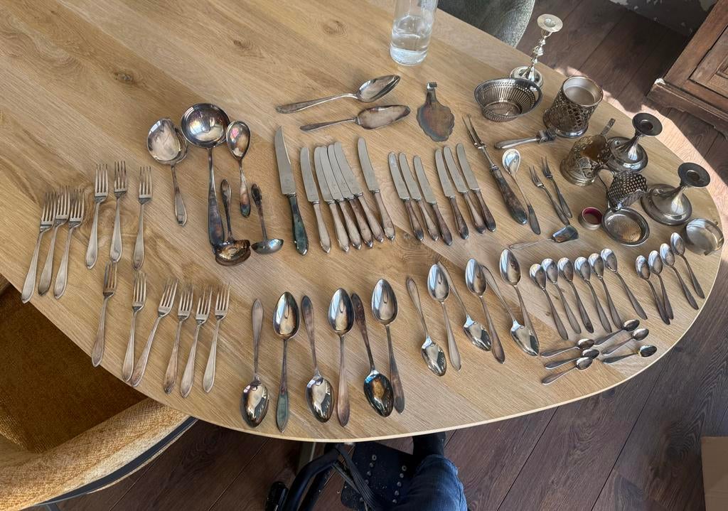 Keltum Bestekset met uitgebreide serveerset, Antiek en Kunst, Antiek | Bestek, Ophalen of Verzenden