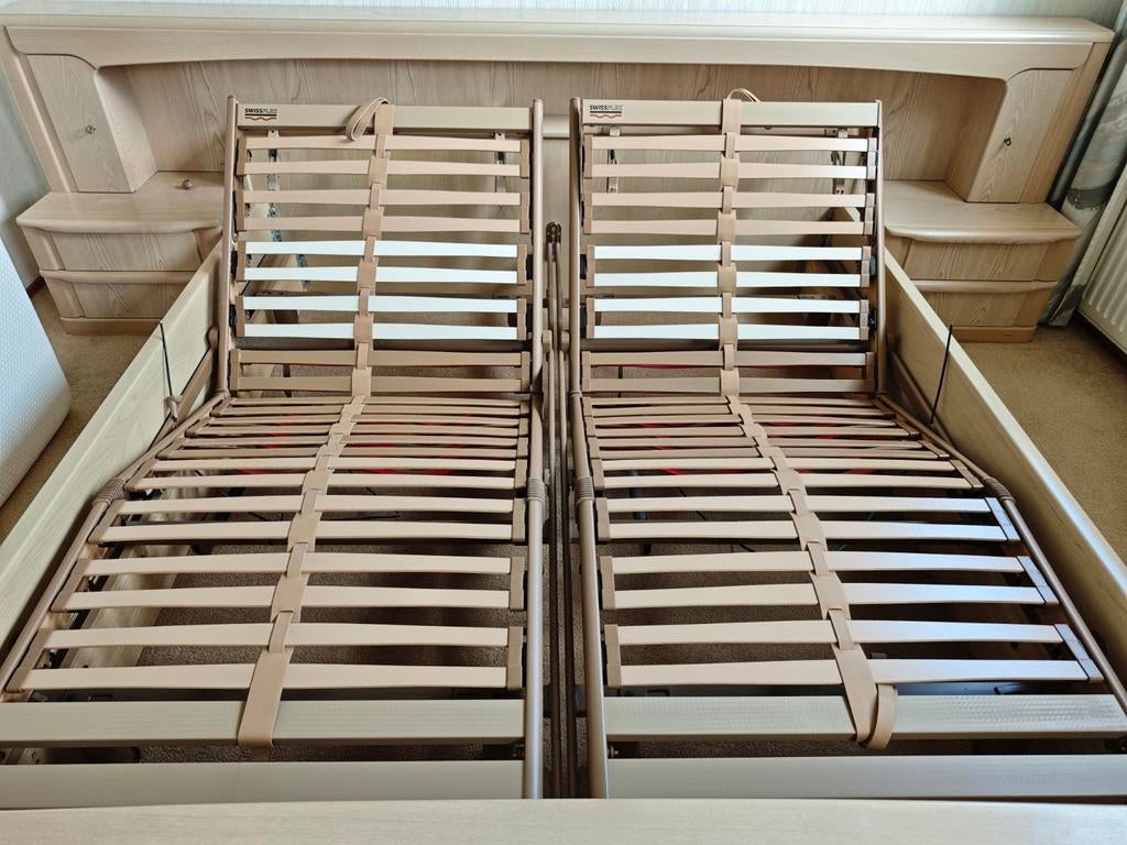 gratis: Swissflex bed,ombouw, verstelbare lattenbodem, Ophalen, 90 cm, Beige, Tweepersoons