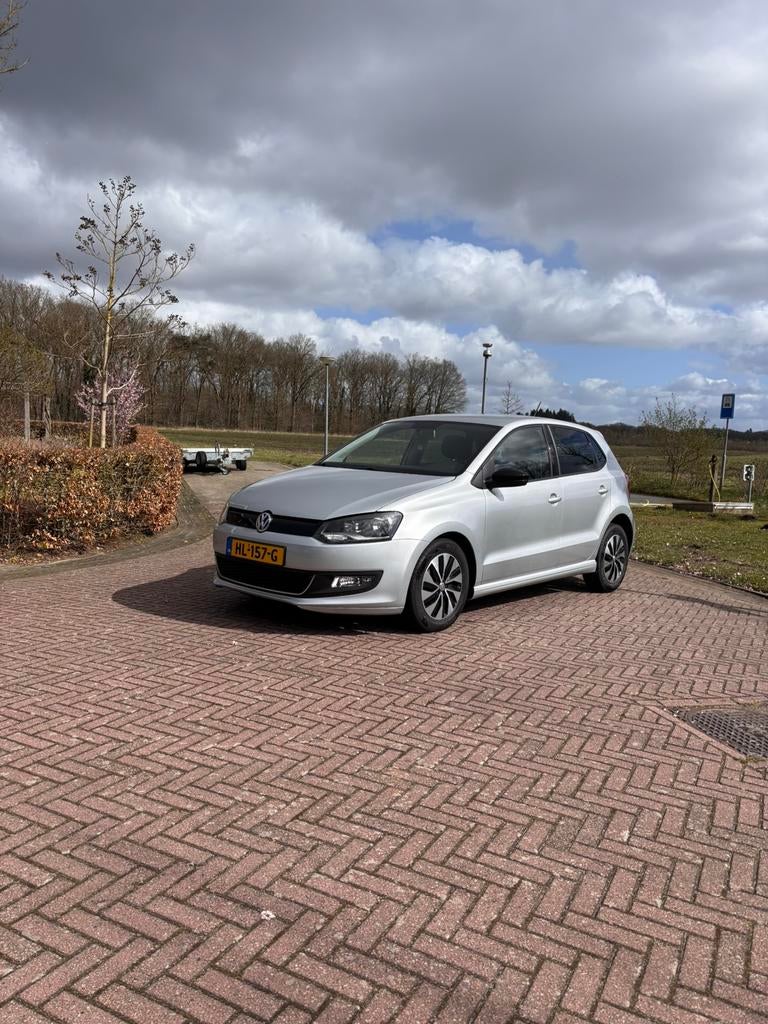 Polo 2015 BlueMotion edition 5 deurs., Auto's, Voorwielaandrijving, 40 €/maand, 95 pk, Origineel Nederlands