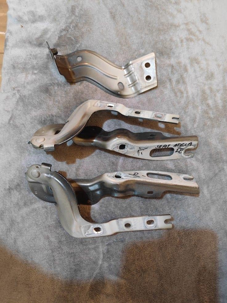 seat ateca motorkap scharnier L+R-2022, Ophalen of Verzenden, Gebruikt