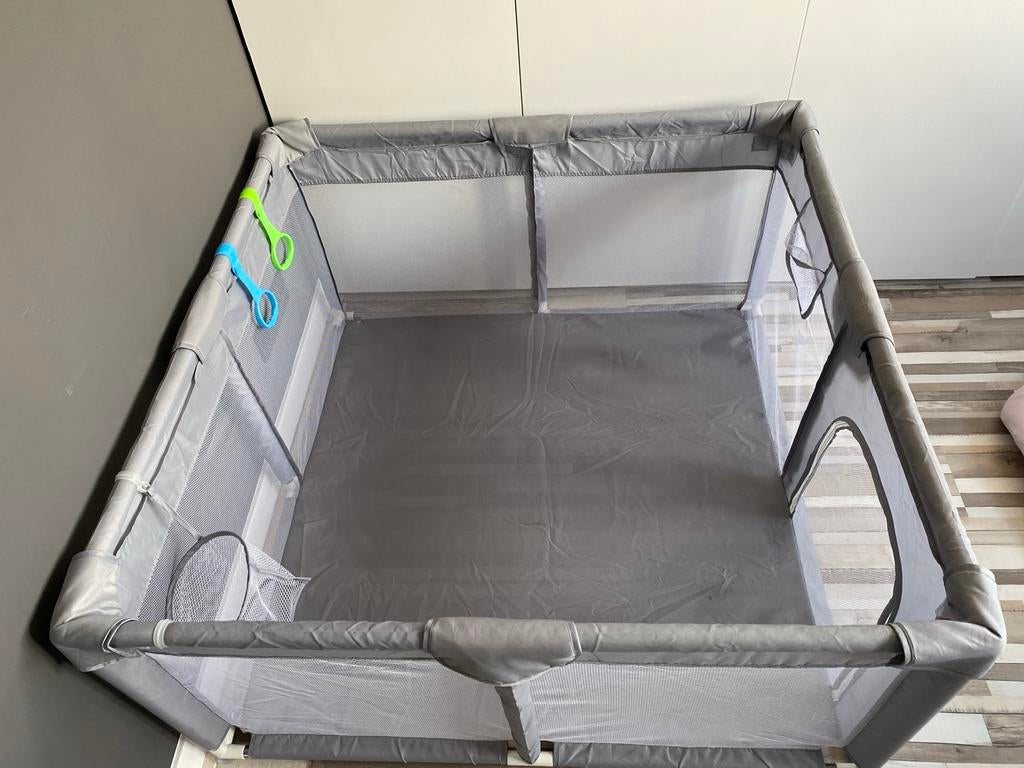 Grondbox speelbox in bijbehorende tas 117x117cm, Kinderen en Baby's, Boxen, Ophalen of Verzenden, Zo goed als nieuw, Rechthoekig
