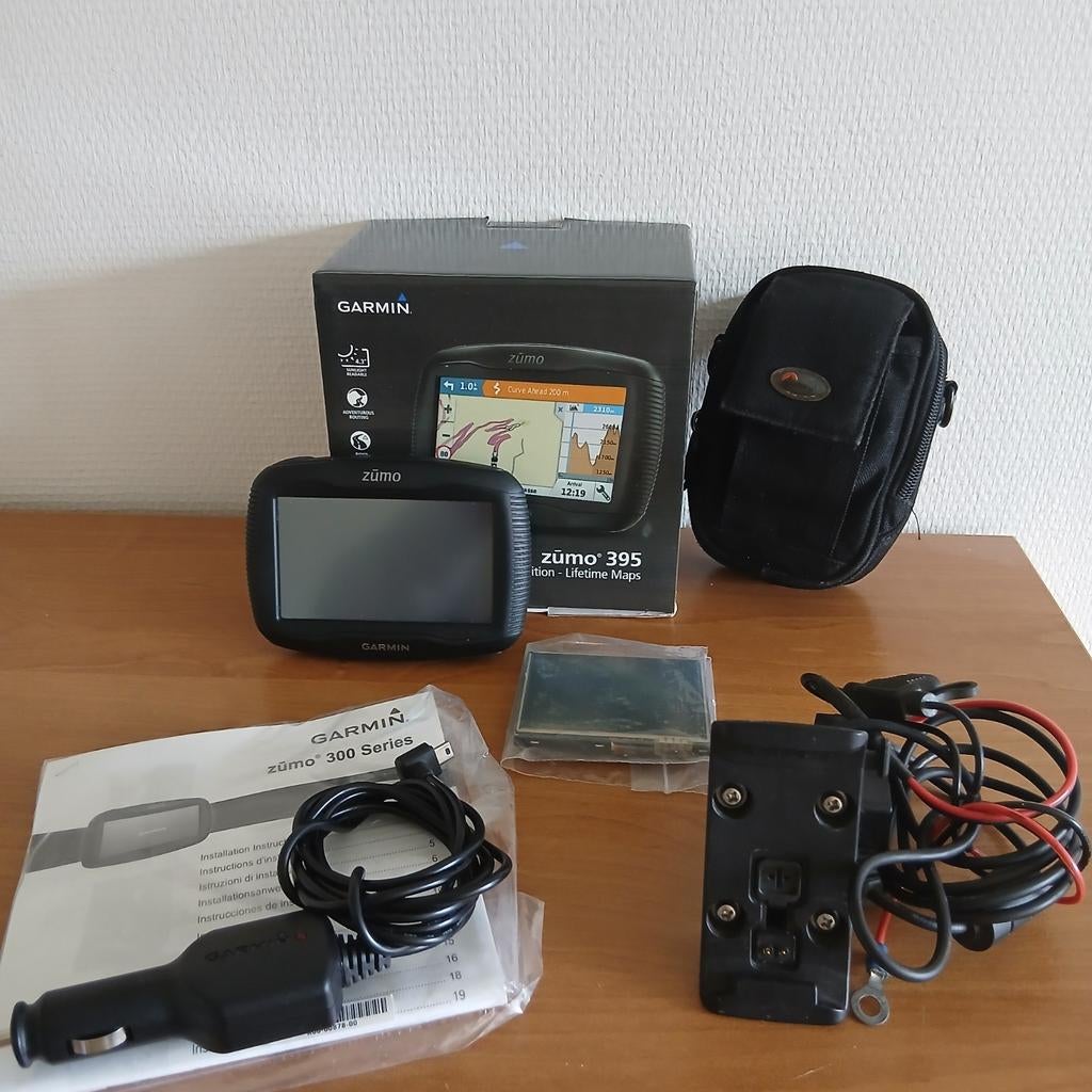 Garmin zumo 395 lm 395lM mét gratis updaten !! + onroute, Ophalen of Verzenden, Zo goed als nieuw