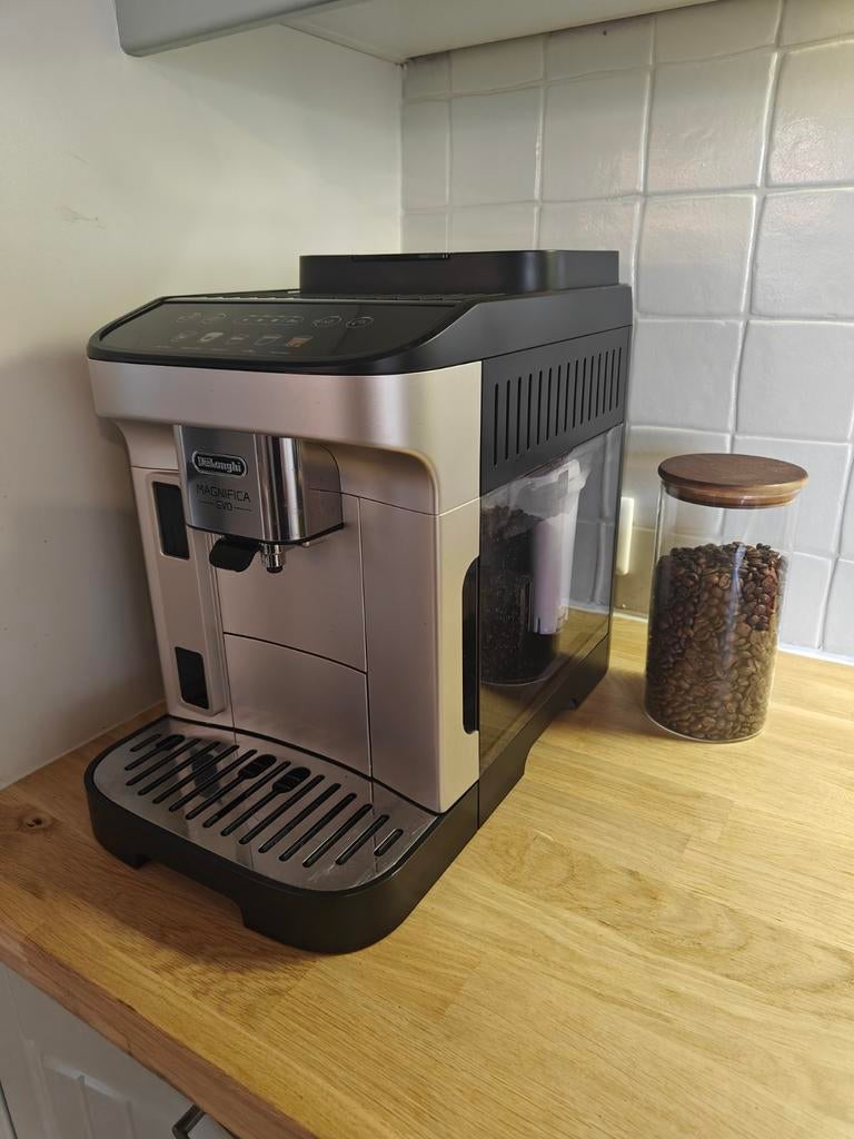DeLonghi Magnifica Evo S - Perfect werkende koffiemachine, Ophalen of Verzenden, Zo goed als nieuw, Koffiemachine, Koffiebonen