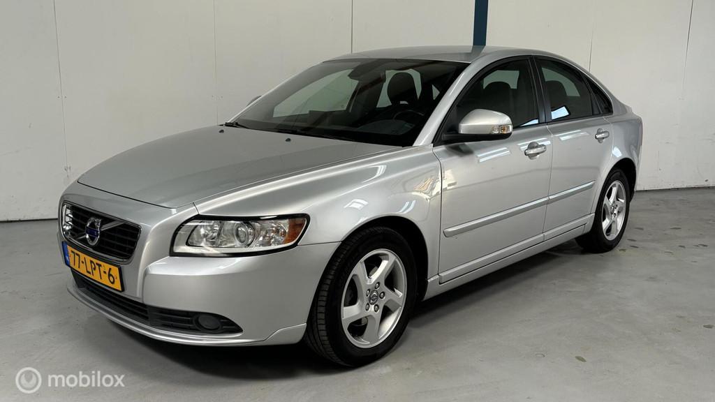 Volvo S40 2.0 Momentum NL-AUTO, Gebruikt, 4 cilinders, Parkeersensor, Origineel Nederlands