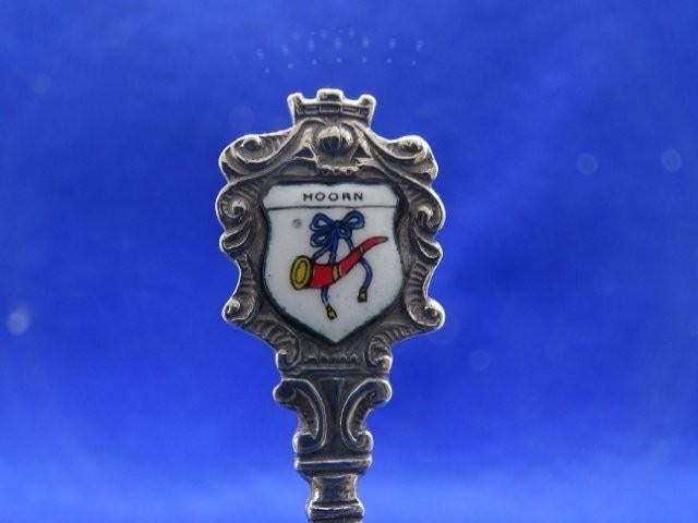 Lepeltje: Hoorn, Verzenden