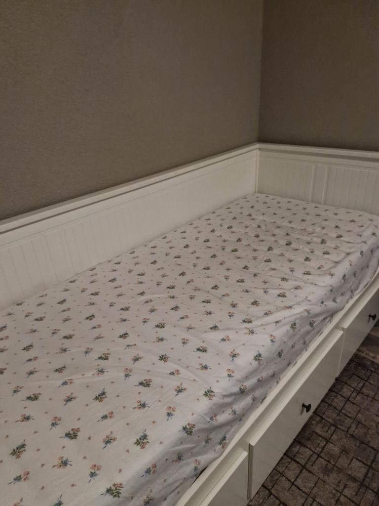 Kinderbed met matras - Nieuwstaat, Kinderen en Baby's, Kinderkamer | Bedden, Nieuw, 180 cm of meer, 85 tot 100 cm, Matras, Ophalen