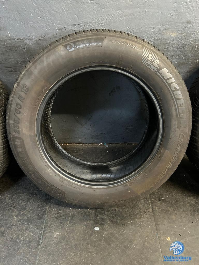 6-7mm! Allseasonbanden 235/60R18 Michelin CrossClimate, 18 inch, Gebruikt, -, -