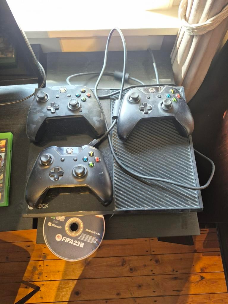 Xbox One 500GB met games en 3 controllers, Spelcomputers en Games, Spelcomputers | Xbox One, Gebruikt, Xbox One, 500 GB, Met 3 controllers of meer