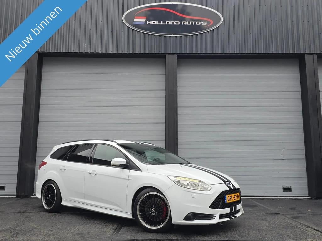 Ford Focus Wagon 2.0 EcoBoost ST-3, Auto's, Ford, Focus, Euro 5, Gebruikt, Zwart