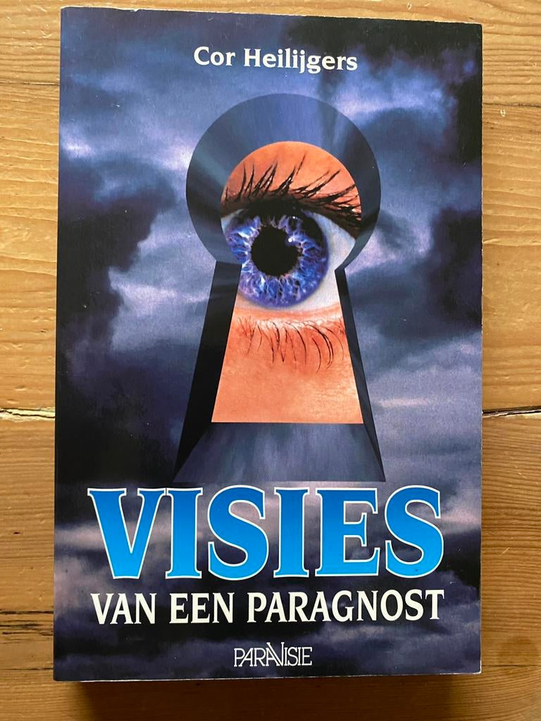 Visies van een paragnost - Cor Heilijgers, Boeken, Ophalen of Verzenden, Gelezen, Overige onderwerpen, Achtergrond en Informatie