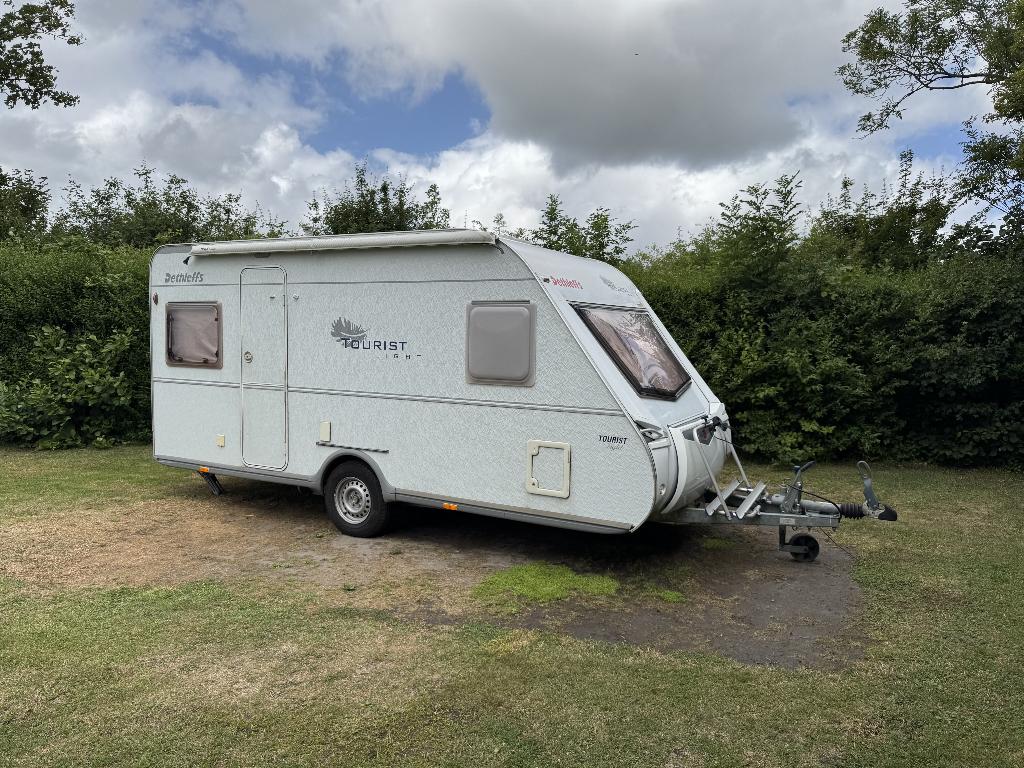Dethleffs Tourist Light 450, Caravans en Kamperen, Frans bed, 750 - 1000 kg, Particulier, Tot en met 4