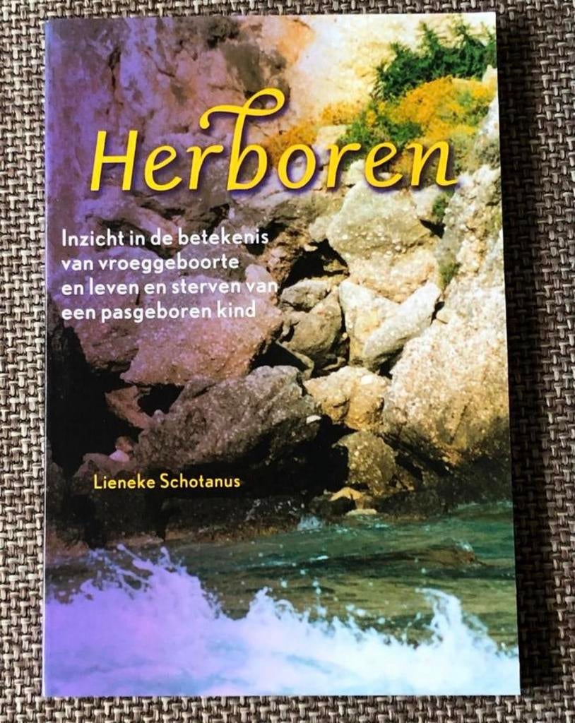 Boek Herboren, Ophalen of Verzenden, Zo goed als nieuw