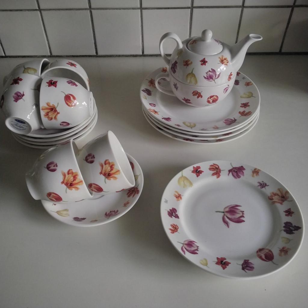 Janneke  brinkman tulips, Ophalen of Verzenden, Zo goed als nieuw, Overige stijlen, Kop(pen) en/of Schotel(s)