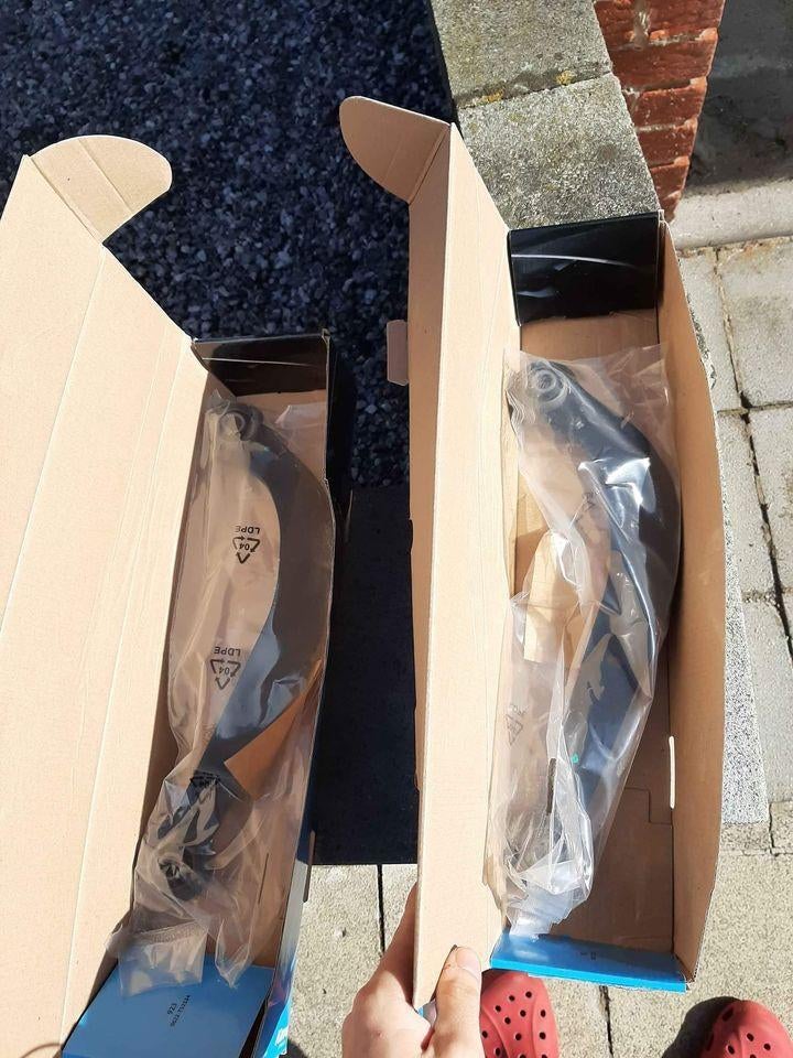 2 bras de suspensions toyota celica t23, Ophalen of Verzenden, Nieuw, Toyota