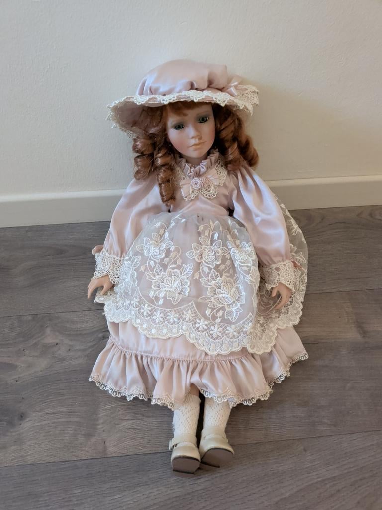 Oude porseleinen pop, Ophalen of Verzenden