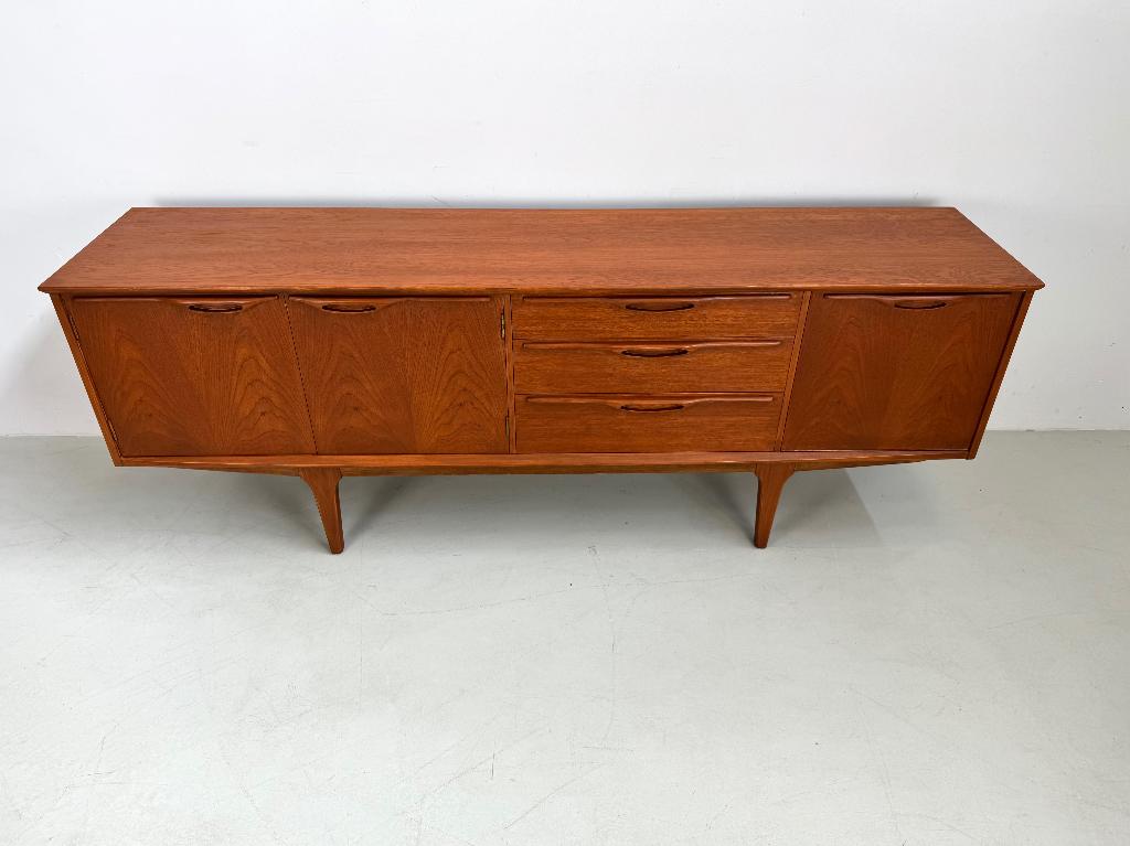 Vintage dressoir Jentique., Gebruikt, Verzenden, 150 tot 200 cm, Teakhout