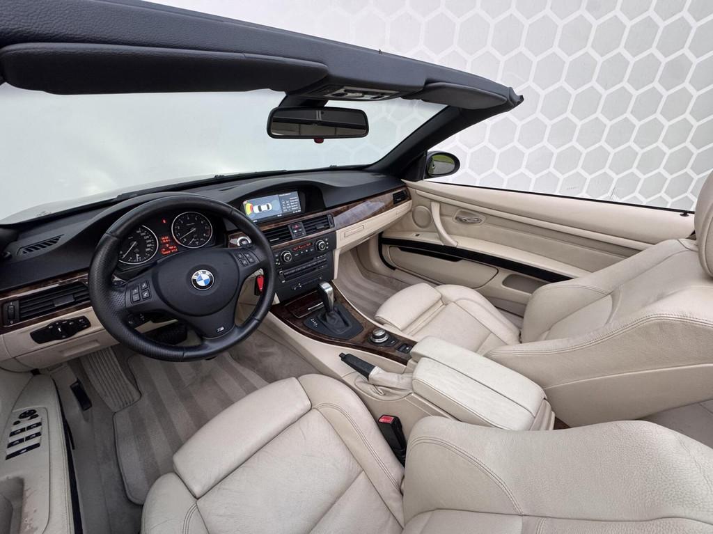 BMW 3-serie Cabrio 335i 306PK High Executive Xenon Leder 19, Auto's, BMW, Automaat, Achterwielaandrijving, Beige, Cabriolet